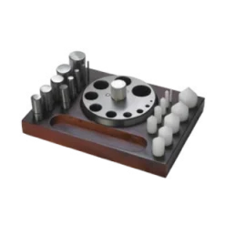 Disc Cutter With A Centre Position Die 